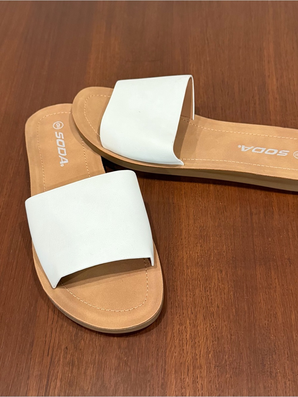 Soda White Slide Sandals with Tan Footbed, Size 9